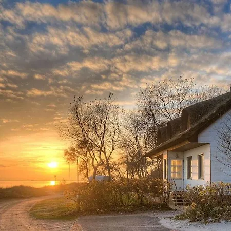 F 913 Comfortable 別荘 *